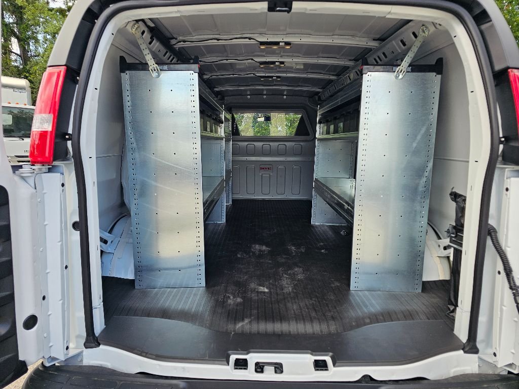 2025 GMC Savana Cargo Work Van - Photo 22