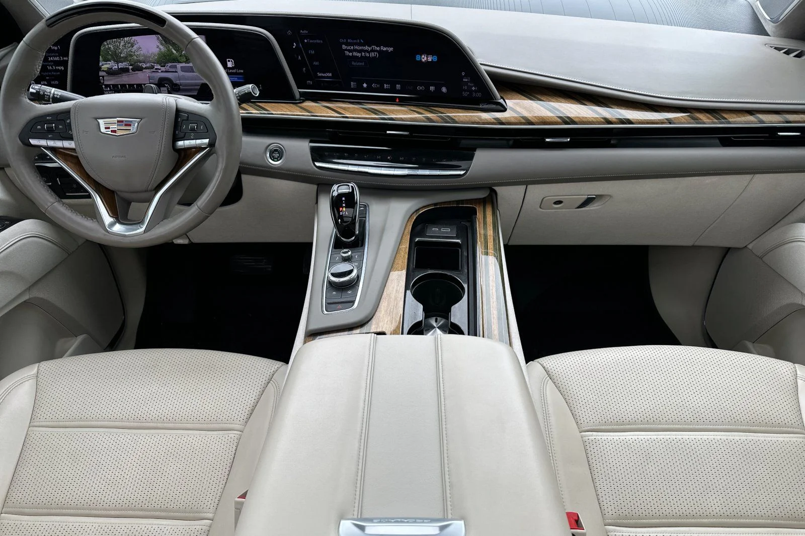 Used 2022  Cadillac Sport Platinum image 13