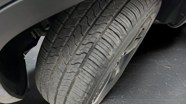 Used 2022 Gray Metallic Jeep Altitude image 38