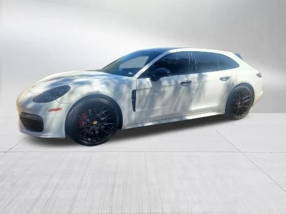 2020 Porsche Panamera GTS Sport Turismo's photo