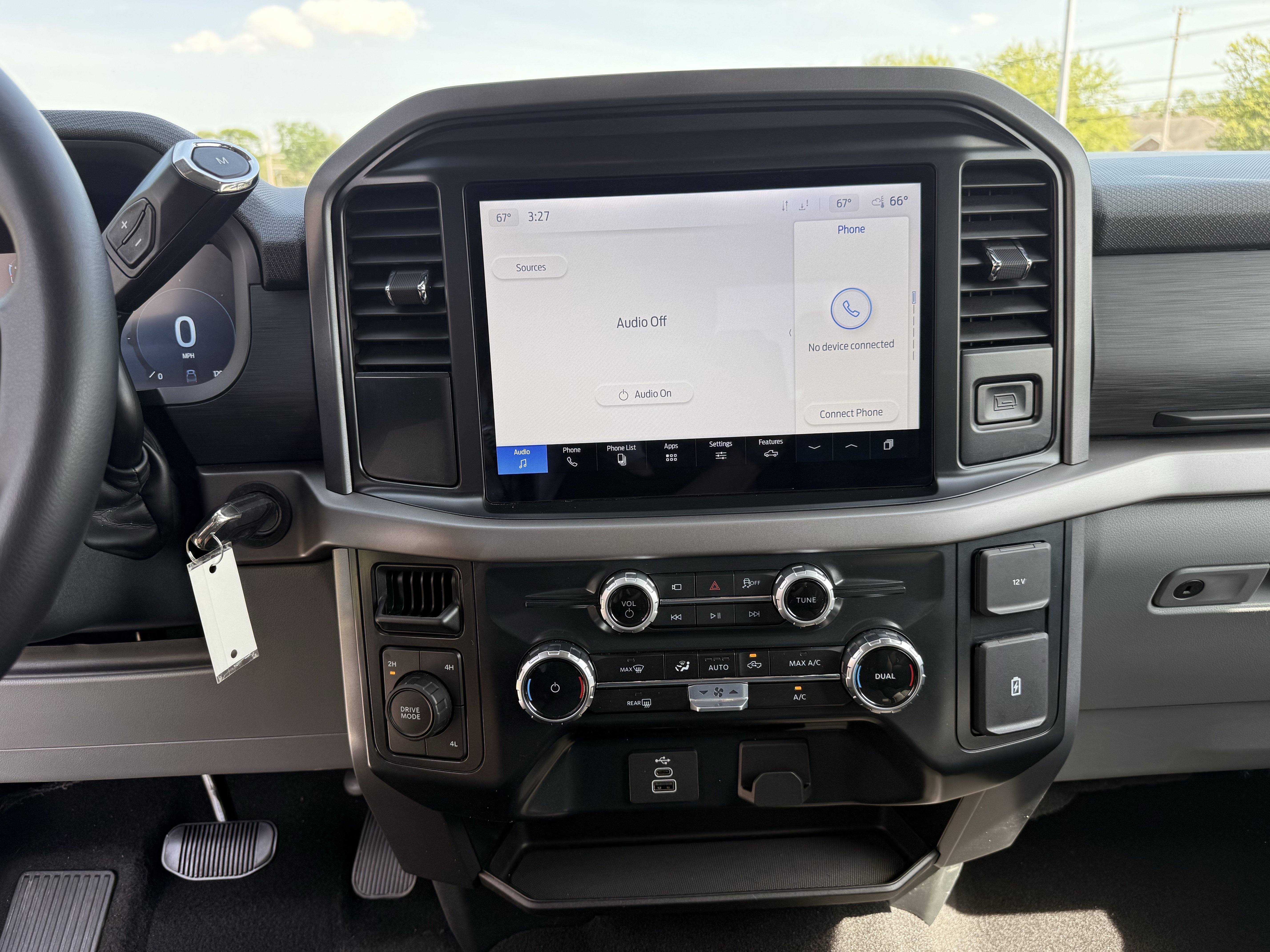 Used 2025 Silver Metallic Ford XLT image 21