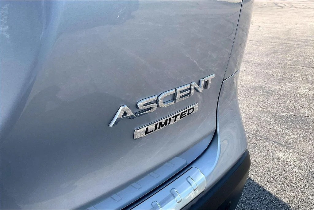 Used 2023 Silver Subaru Limited image 9