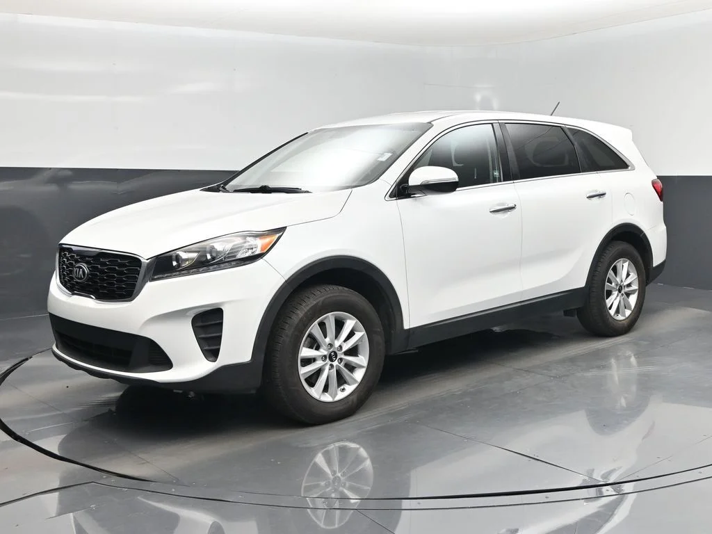 Used 2020 White Kia LX image 22