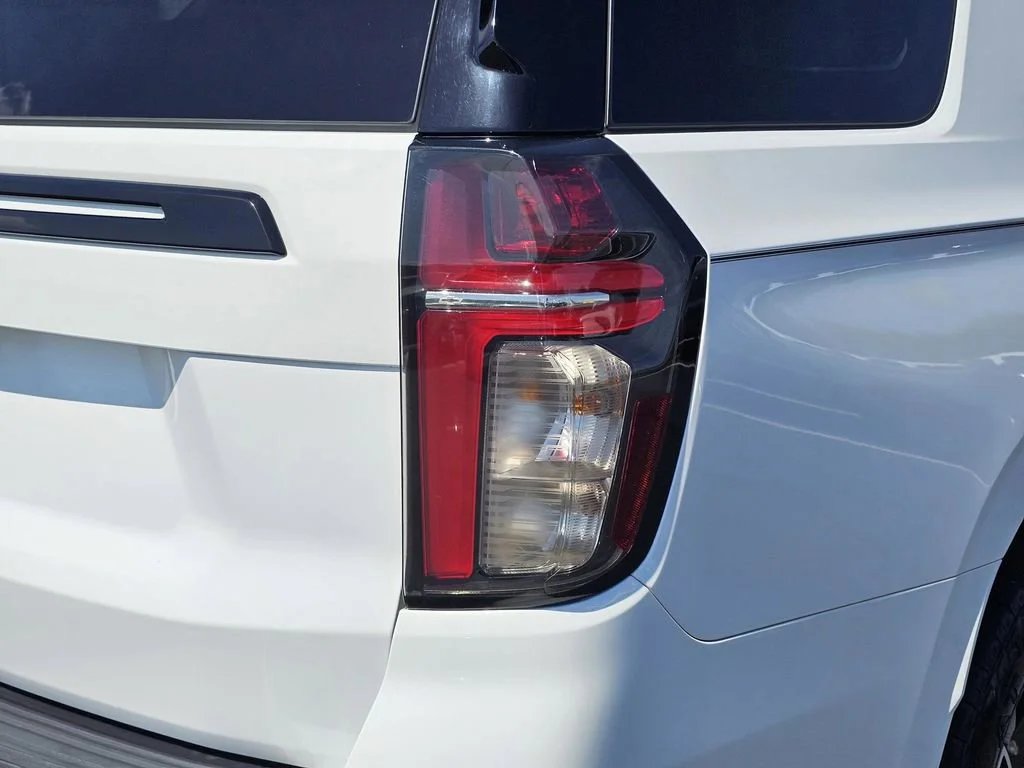 Used 2023 Summit White Chevrolet Z71 image 9