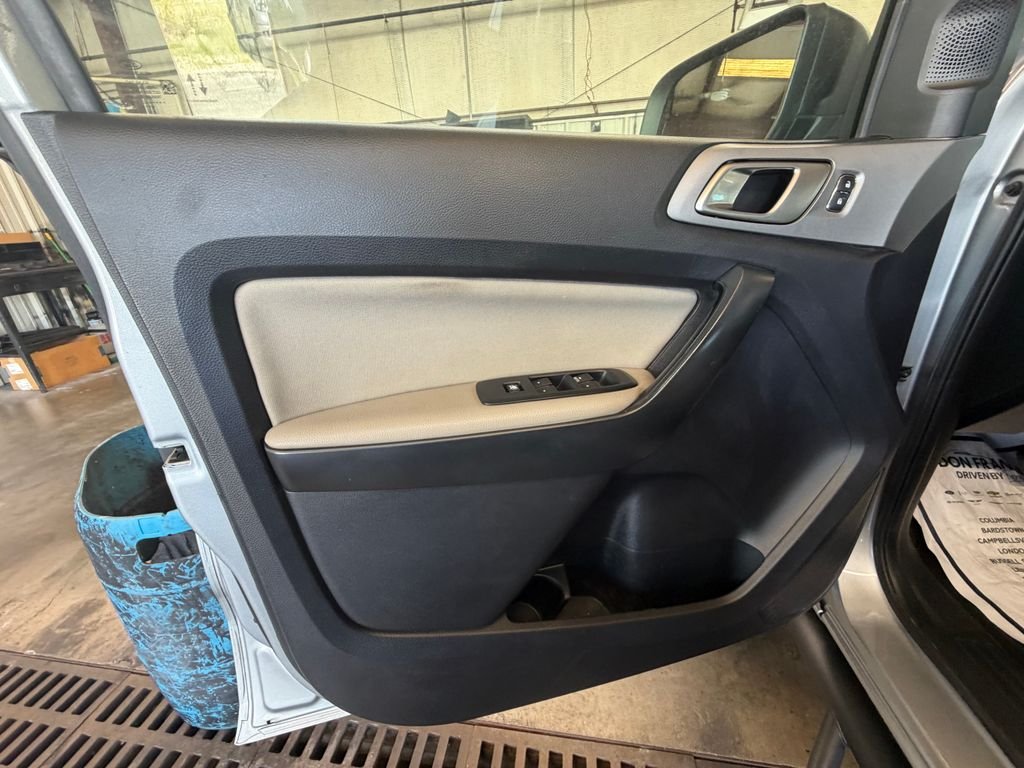 Used 2020 Silver Ford XLT image 10