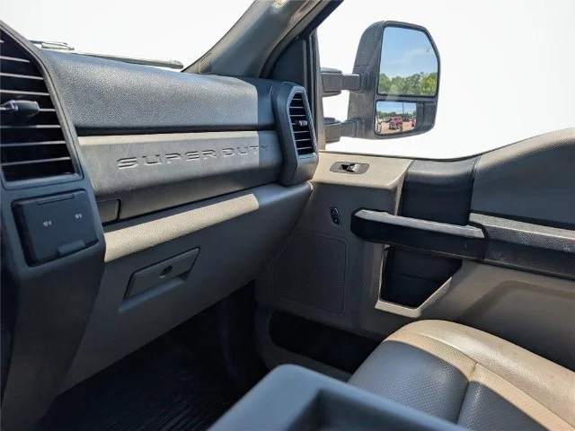 Used 2020 White Ford XL image 13