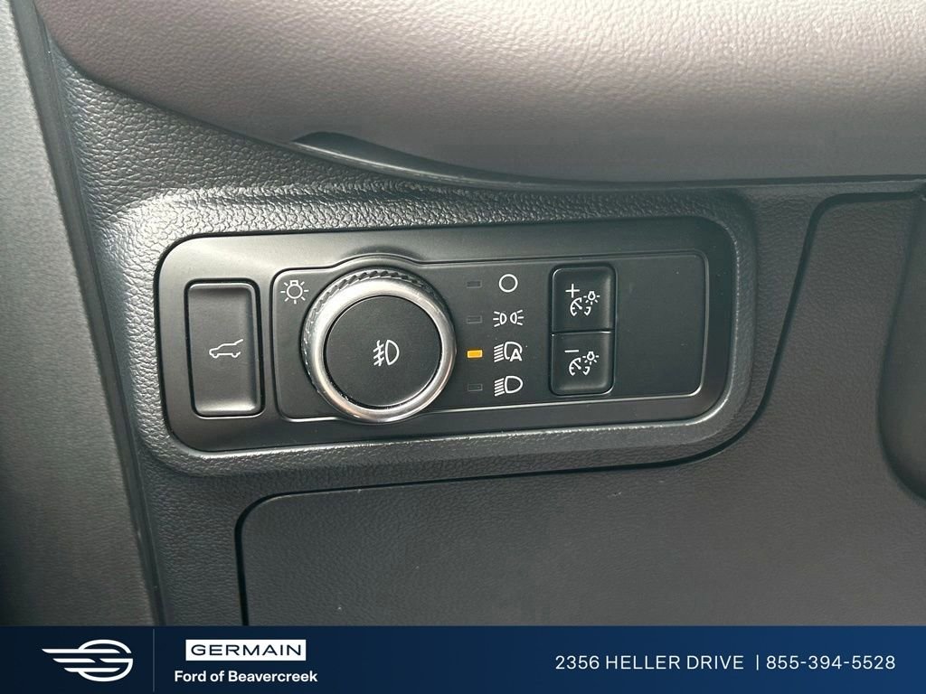 Used 2025 White Metallic Ford Platinum image 11