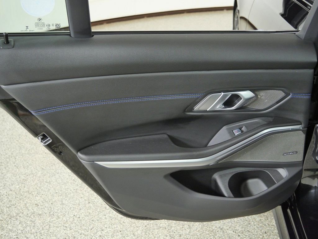New 2026 Black Sapphire Metallic BMW 330i xDrive image 29