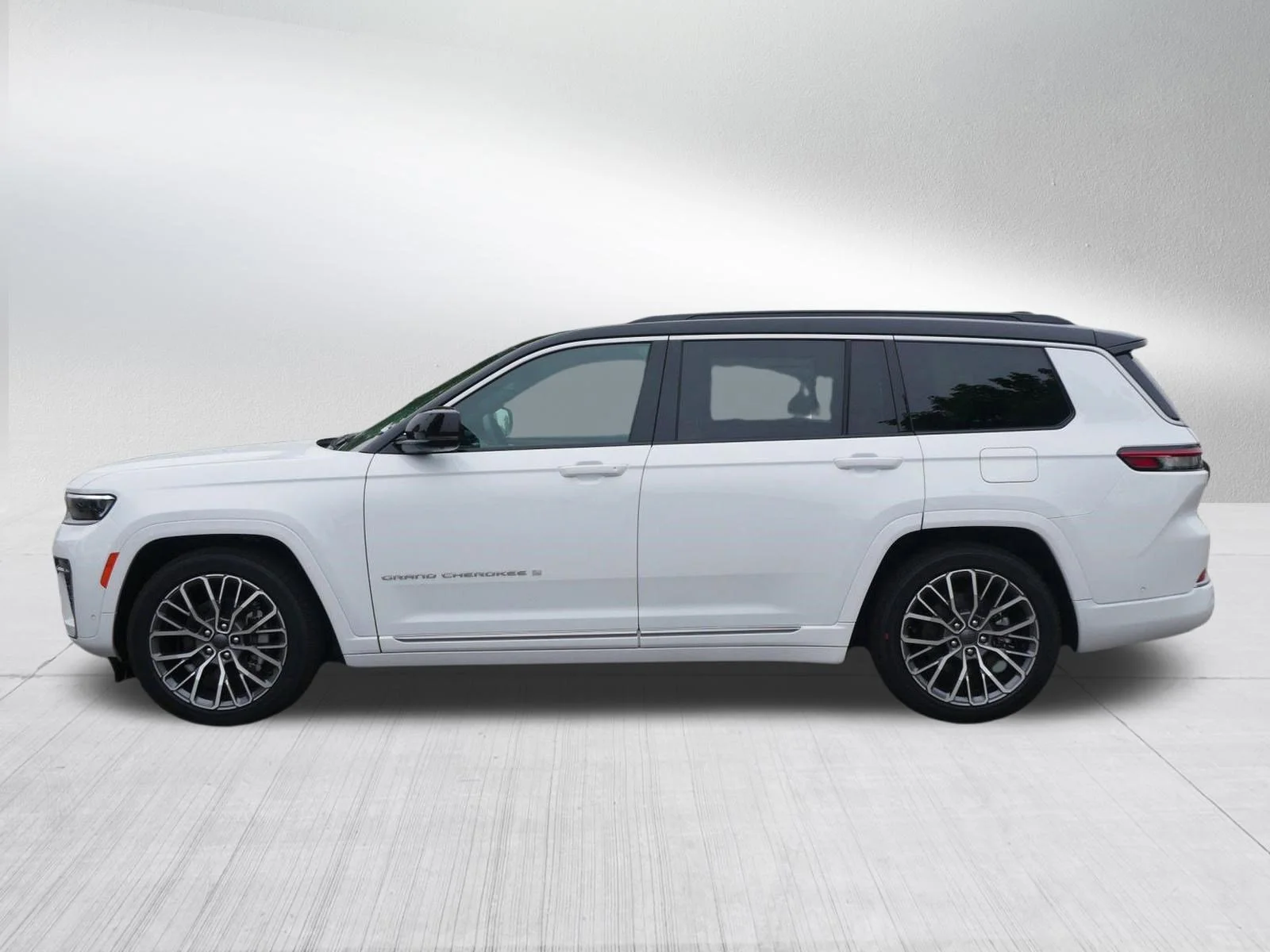 New 2026 Bright White Clear-Coat Exterior Paint Jeep Summit image 4
