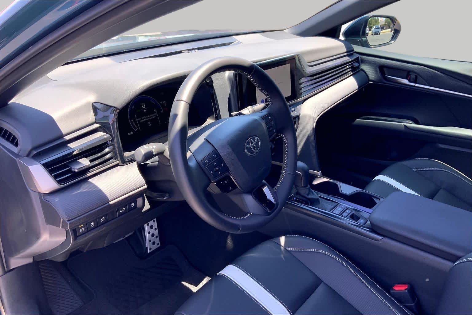Used 2026 Ocean Gem Toyota SE image 18