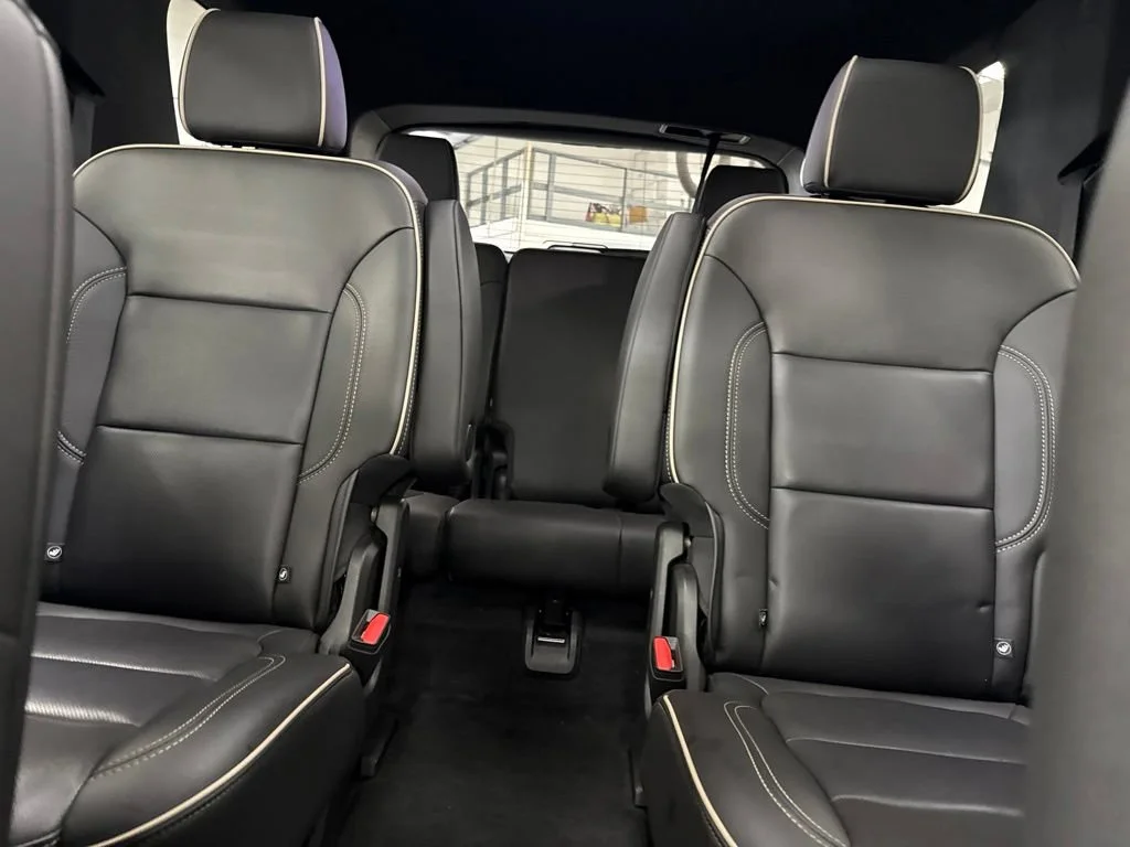 Used 2023 MOSAIC BLACK METALLIC Chevrolet Premier image 25