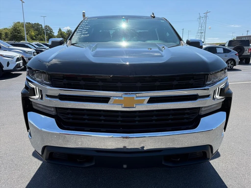 Used 2022 Mosaic Black Metallic Chevrolet LT image 3