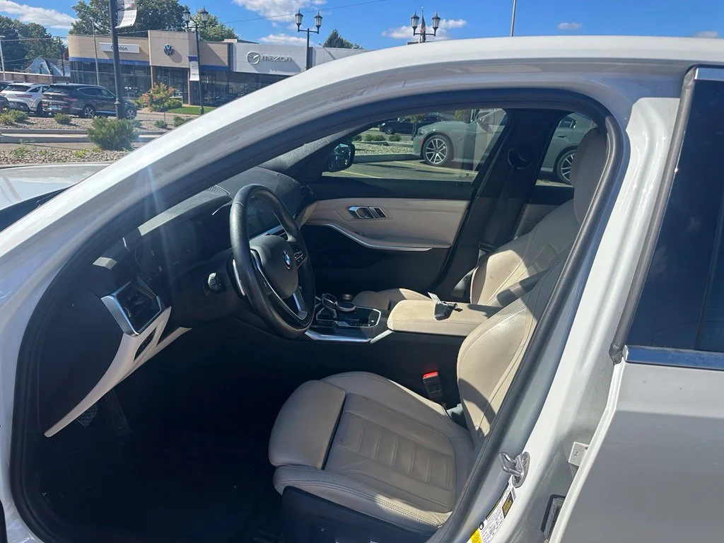Used 2021 White BMW 330i image 9