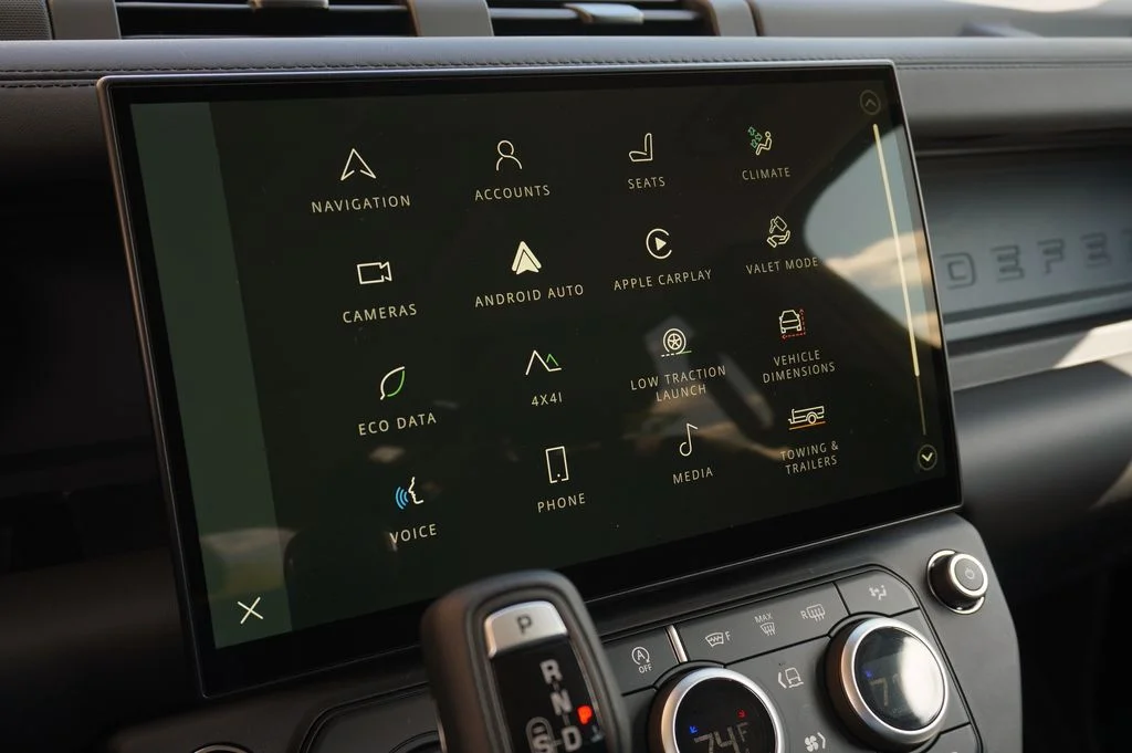 New 2026 Woolstone Green Land Rover X-Dynamic SE image 19