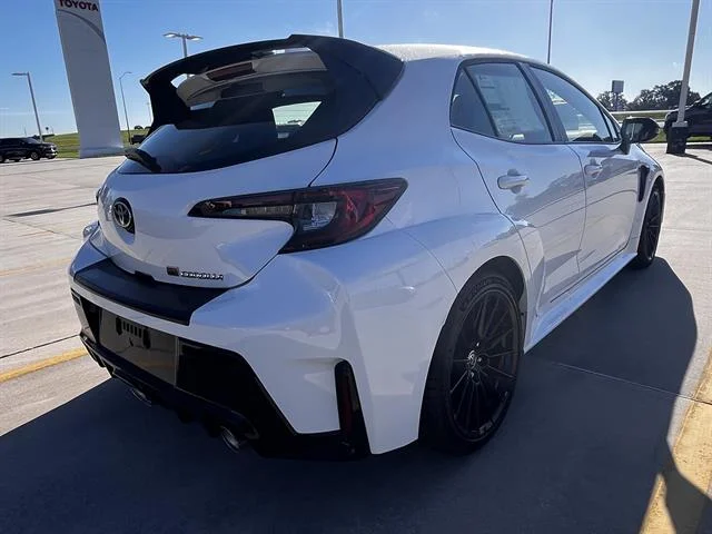 New 2026 Ice Cap Toyota Auto (Natl) image 3