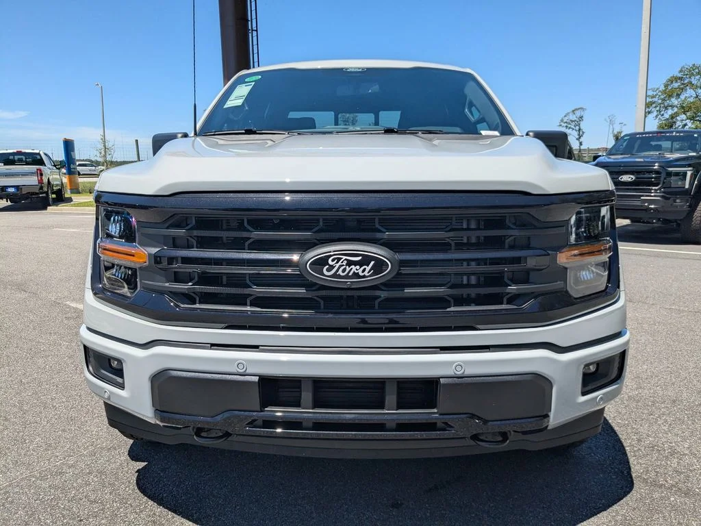 New 2026 Avalanche Ford XLT image 9
