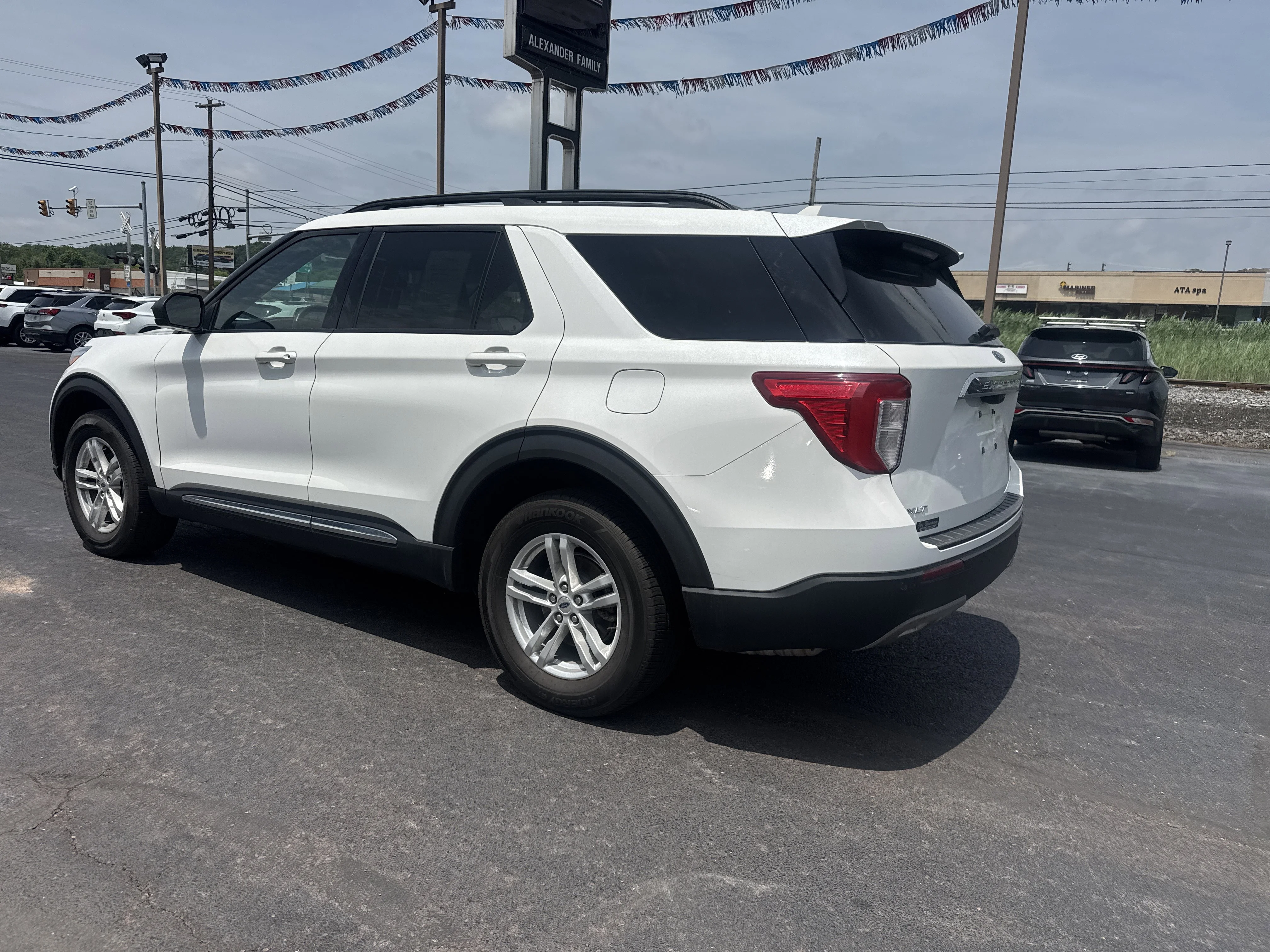 Used 2023 Star White Metallic Tri-Coat Ford XLT image 6
