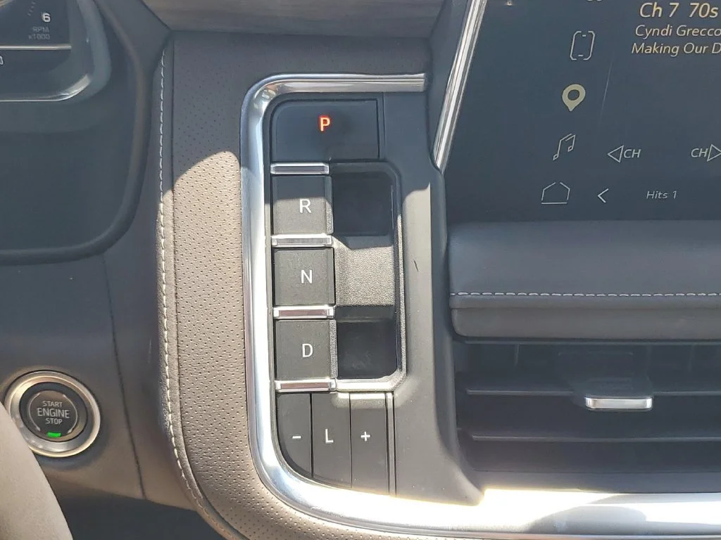Used 2023 Sterling Metallic GMC SLT image 25