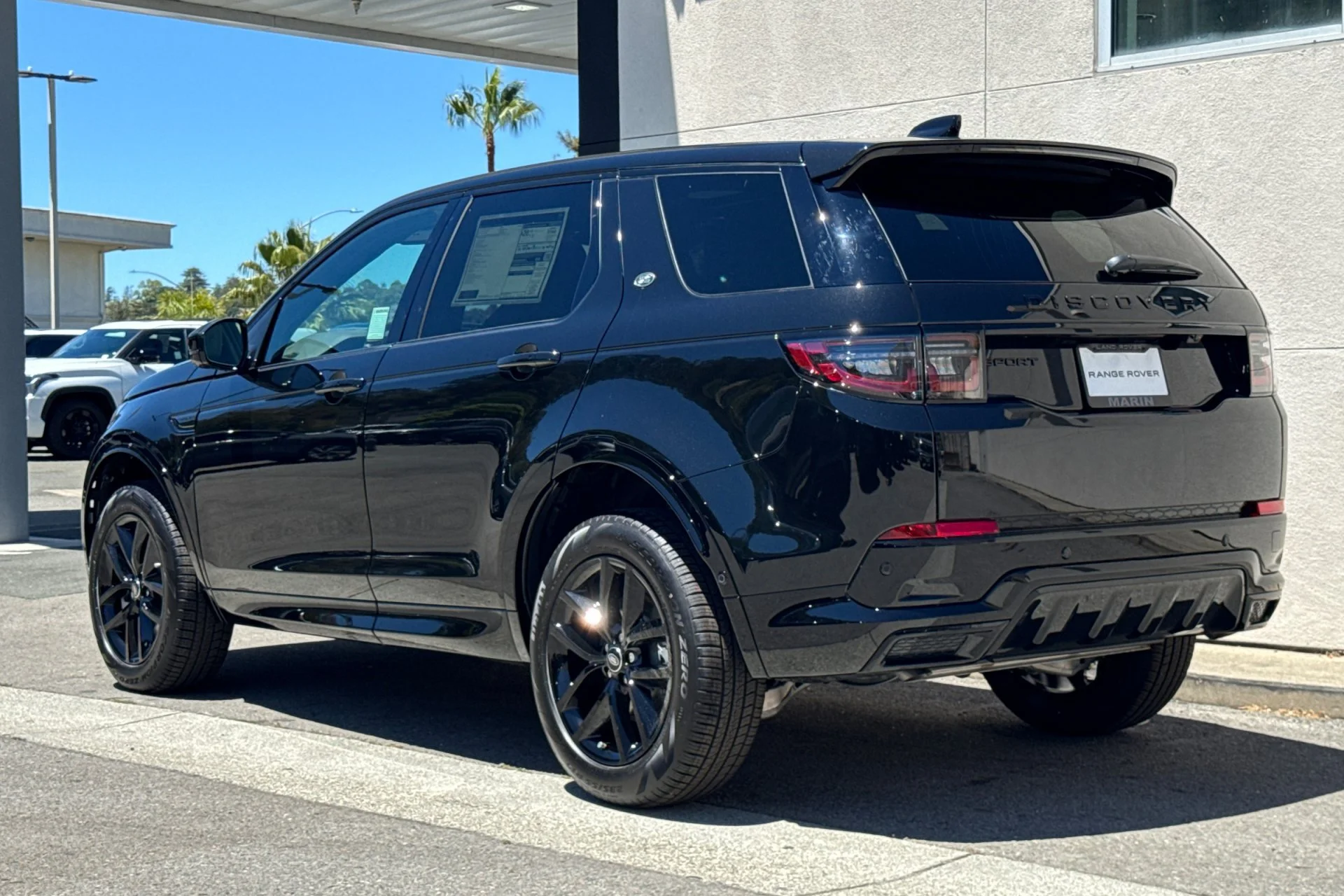 New 2026 Santorini Black Land Rover Landmark image 6