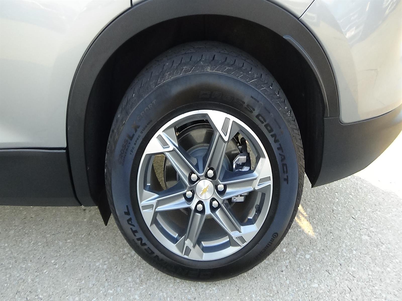Used 2025 Sterling Gray Metallic (gxd) Chevrolet LT image 11