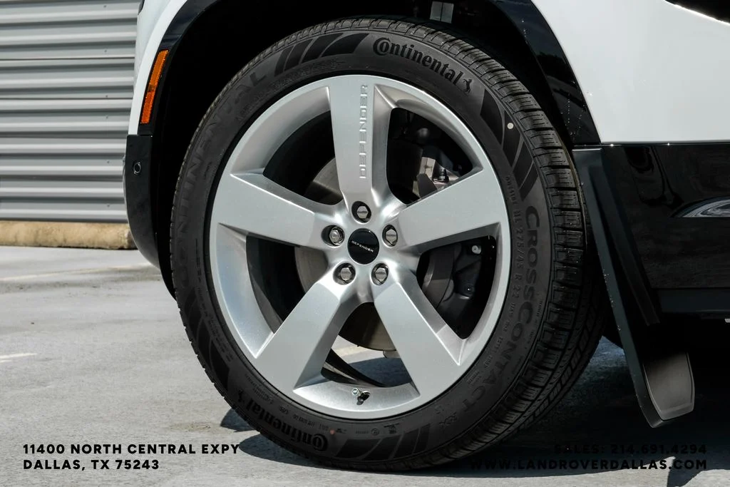 New 2026 Fuji White Land Rover X-Dynamic SE image 58