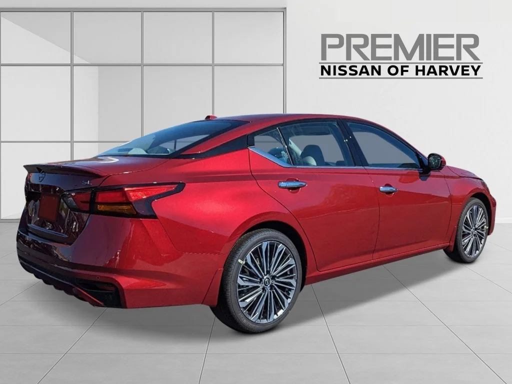2025 Nissan Altima SL - Photo 5