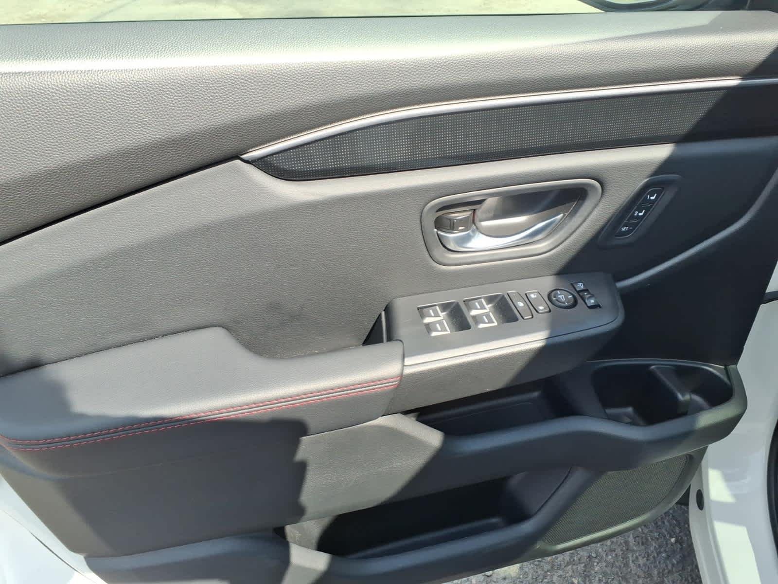2025 Honda Pilot Black Edition - Photo 15