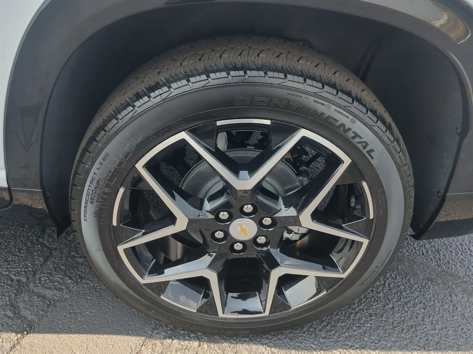 New 2026 Polar White Tricoat Chevrolet High Country image 57