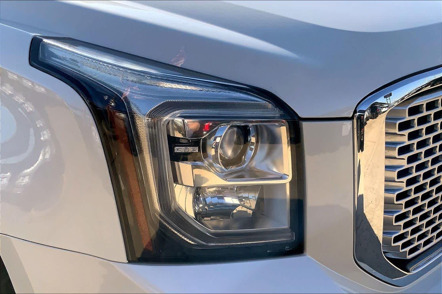 Used 2015 WHITE DIAMOND TRICOAT GMC Denali image 26