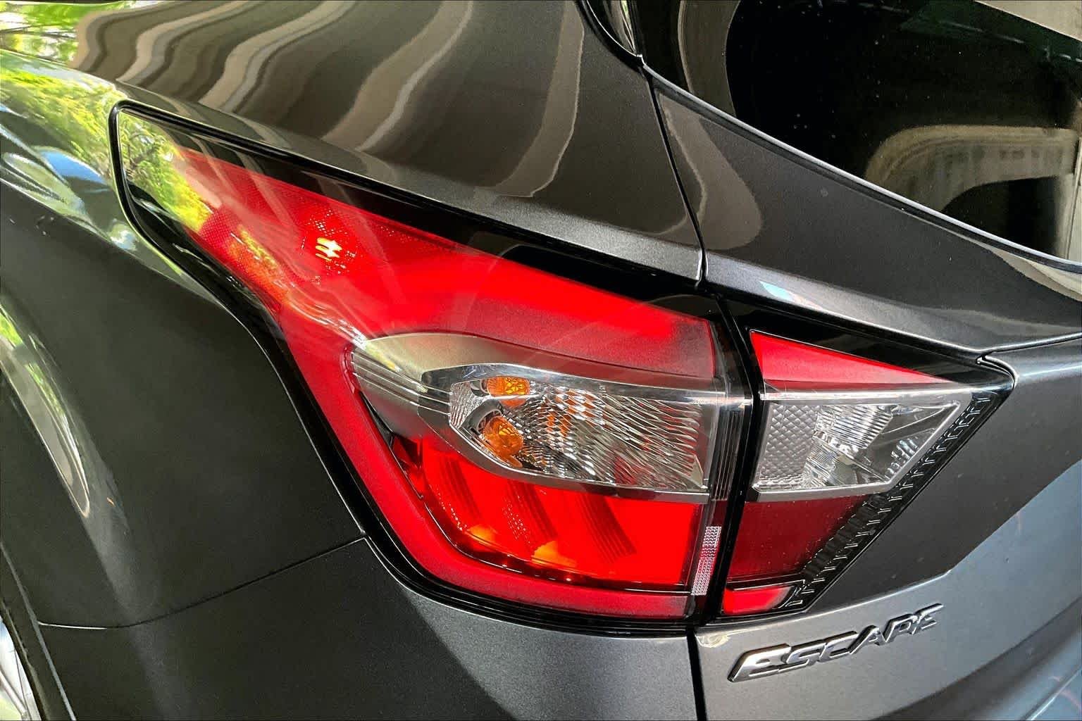 Used 2018 Magnetic Metallic Ford Titanium image 28