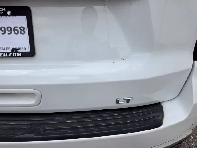 Used 2022 White Chevrolet LT image 31