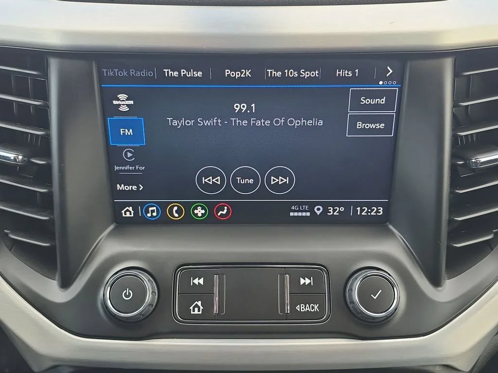2023 GMC Acadia SLE - Photo 13