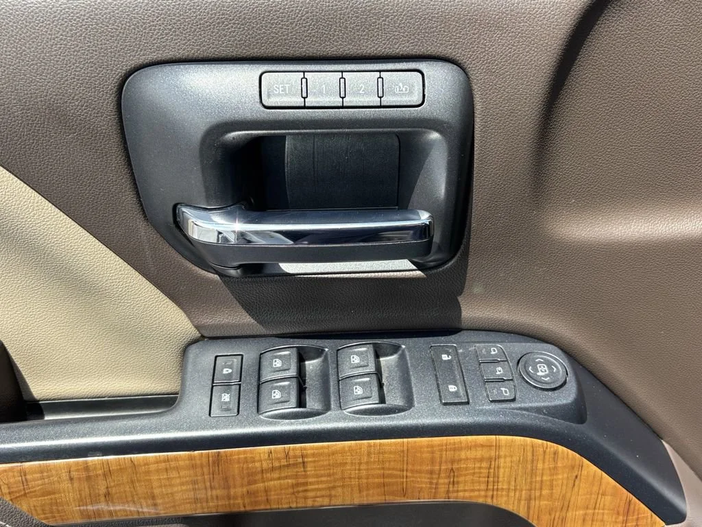 Used 2018 WHITE FROST TRICOAT GMC SLT image 17