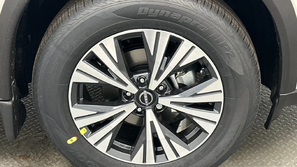 Used 2023 White Nissan SV image 21