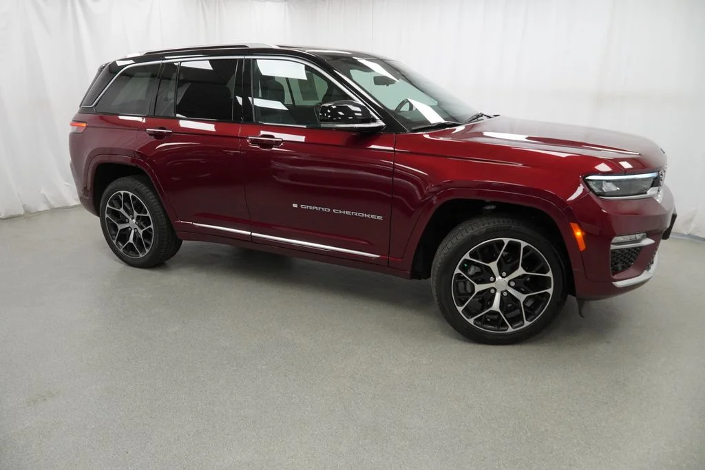 Used 2022 Red Jeep Summit Reserve 4xe image 9