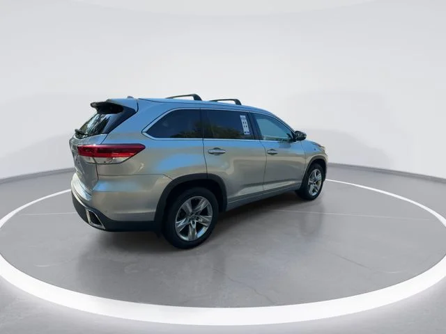 Used 2019 Silver Toyota Limited image 8