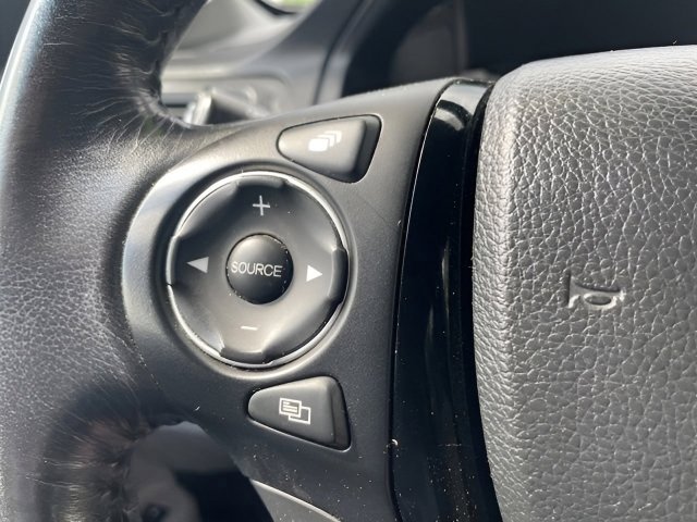 Used 2017 Crystal Black Pearl Honda Touring image 22