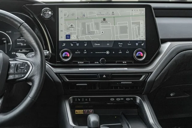 Used 2025 Wind Chill Pearl Lexus 500h F SPORT Premium image 9
