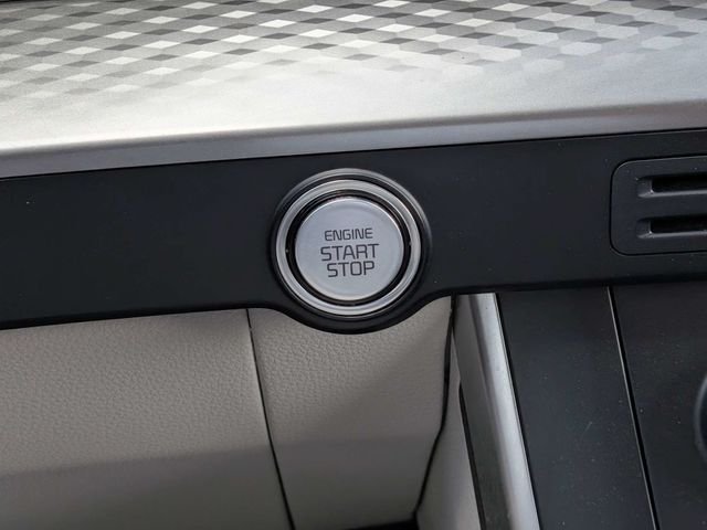 2024 Kia Carnival LX Seat Pkg - Photo 30