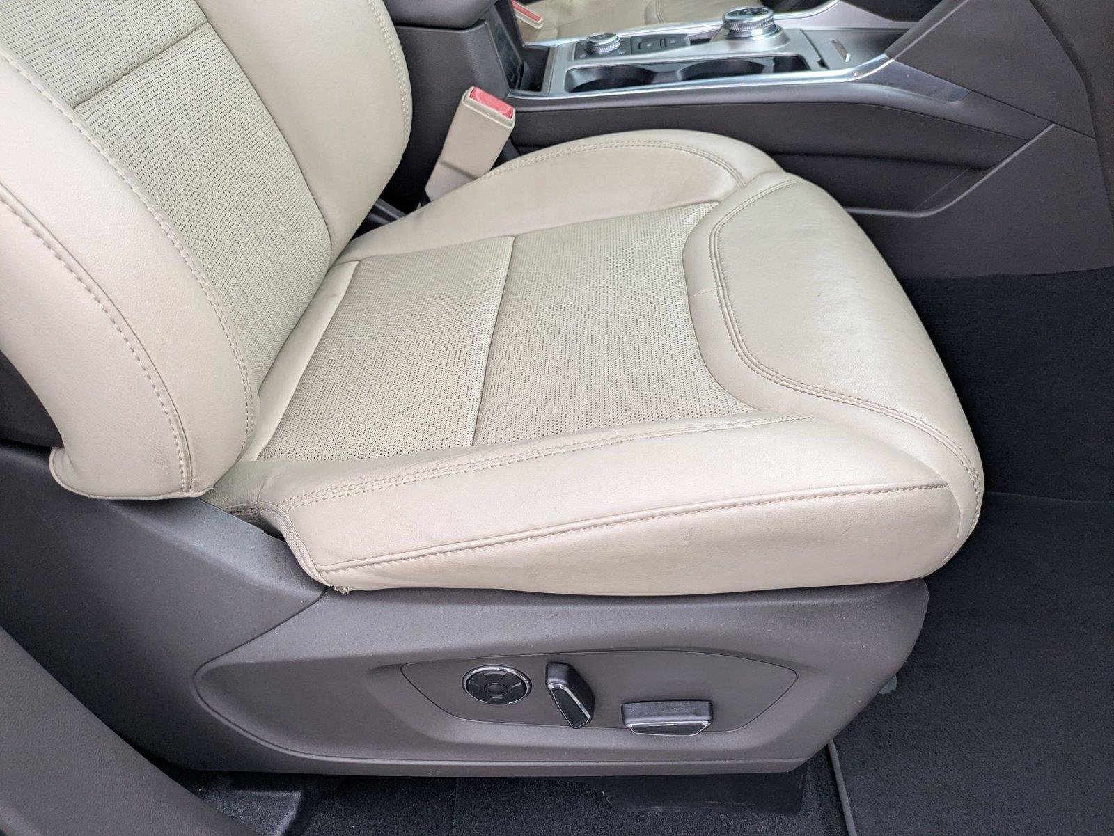 Used 2020 Silver Spruce Metallic Ford Platinum image 33
