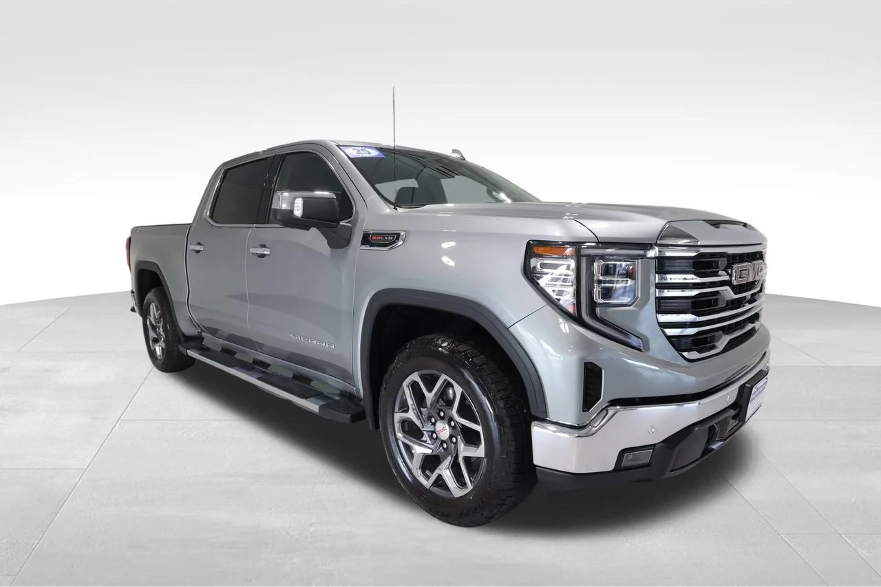 Used 2025 Sterling Metallic GMC SLT image 6