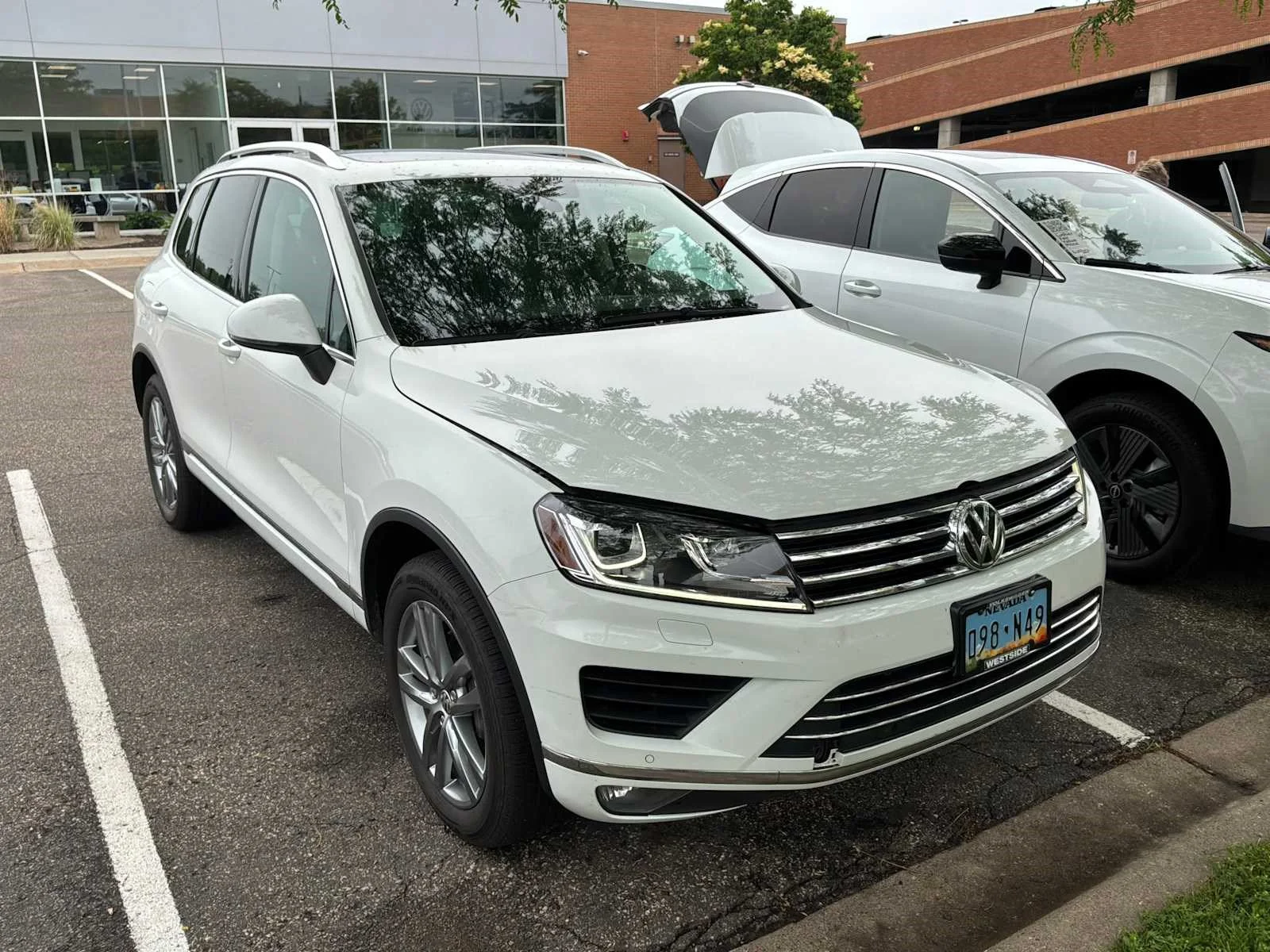 Used 2015 Volkswagen Touareg Lux with VIN WVGEF9BP0FD002850 for sale in Saint Louis Park, Minnesota