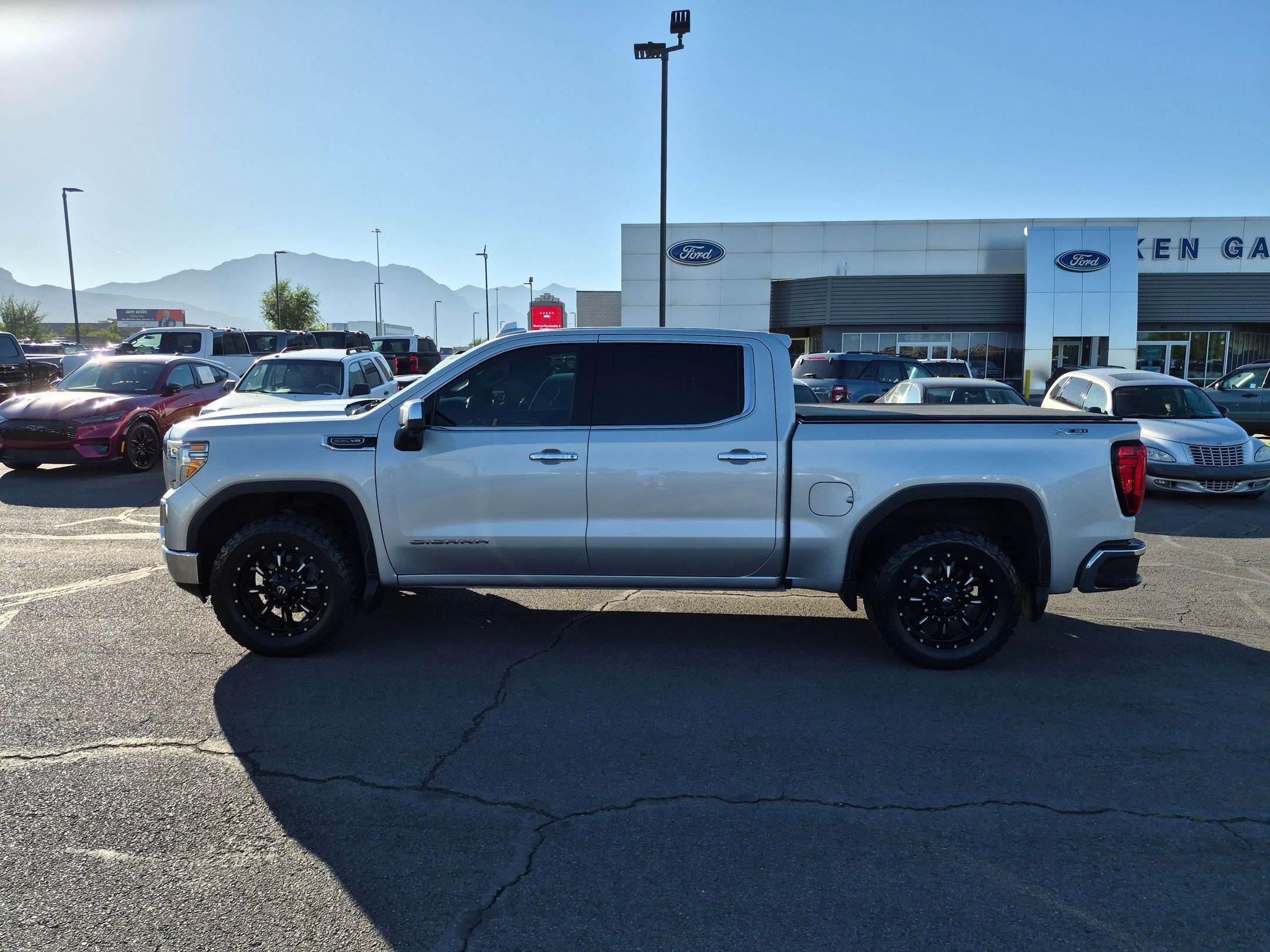 Used 2019 Quicksilver Metallic GMC SLT image 7