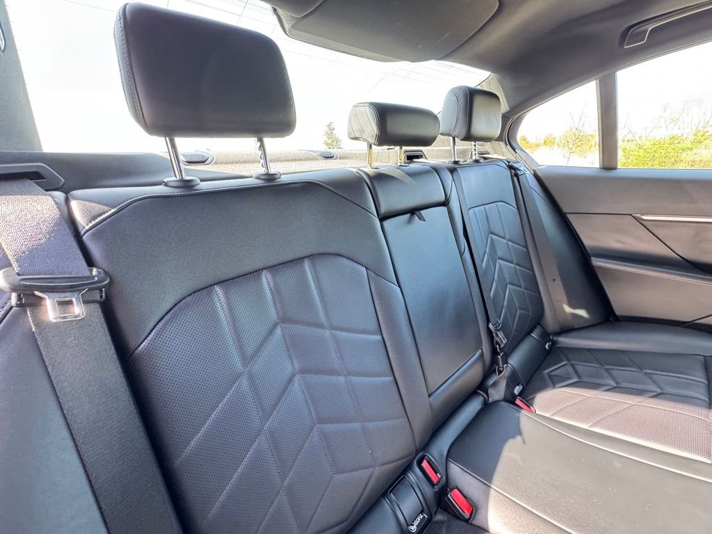 Used 2024 Gray BMW 530i xDrive image 26