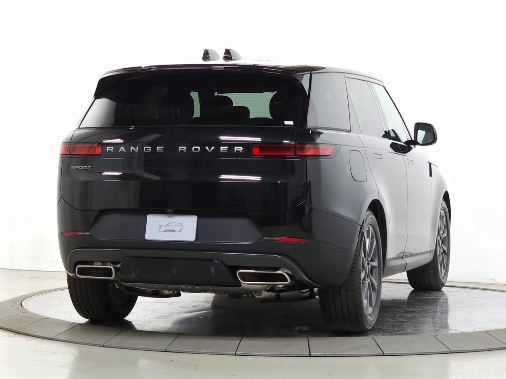 New 2026 Santorini Black Land Rover SE image 7