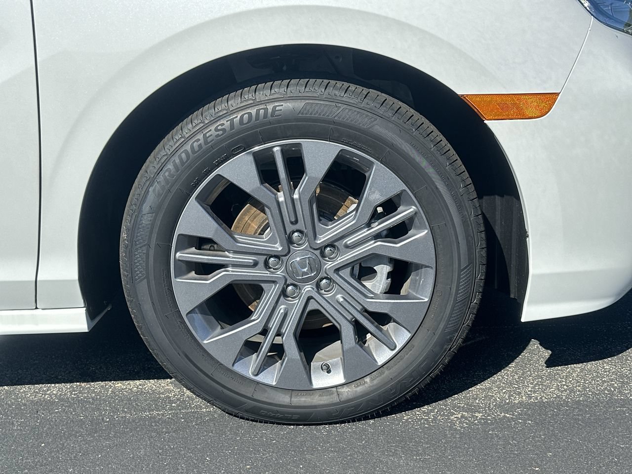 2026 Honda Odyssey Touring - Photo 10