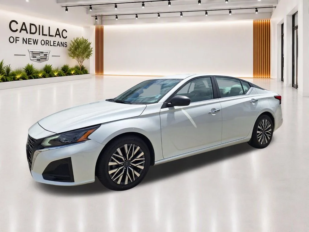 Used 2024 White Nissan 2.5 SV image 8