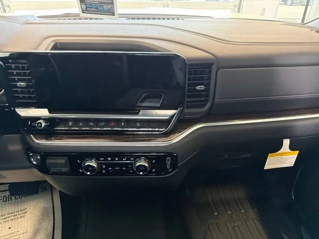 New 2026 Summit White GMC SLE image 31