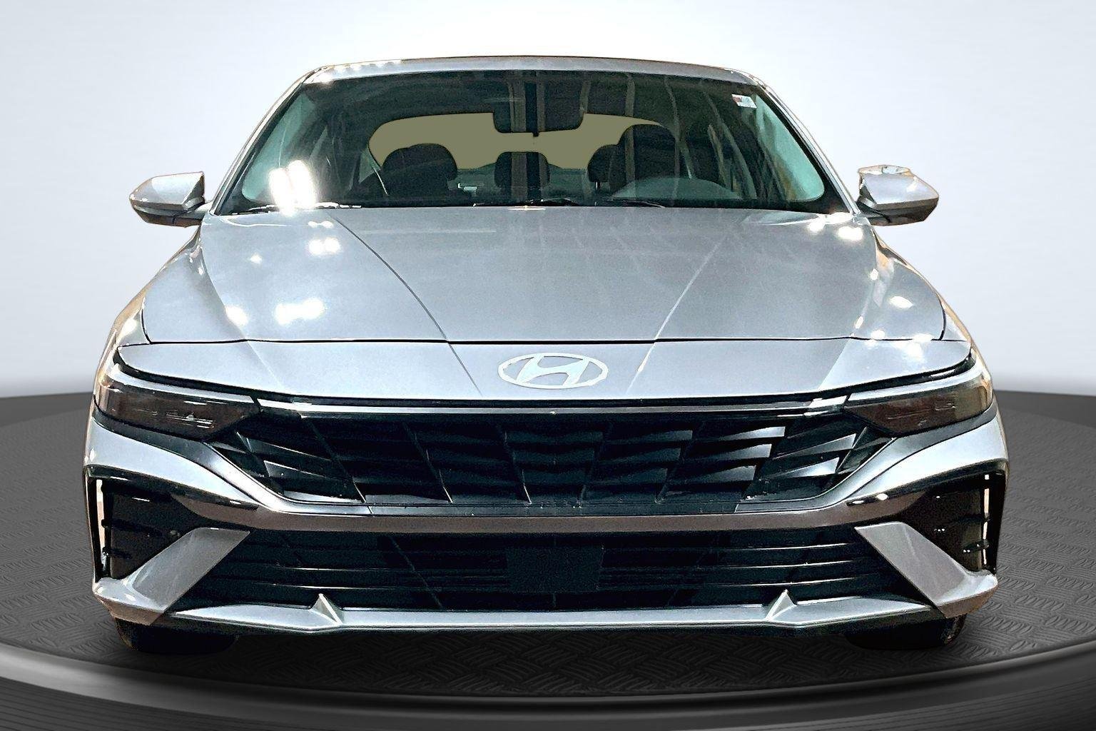 Used 2025 Fluid Metal Hyundai SEL Convenience image 3