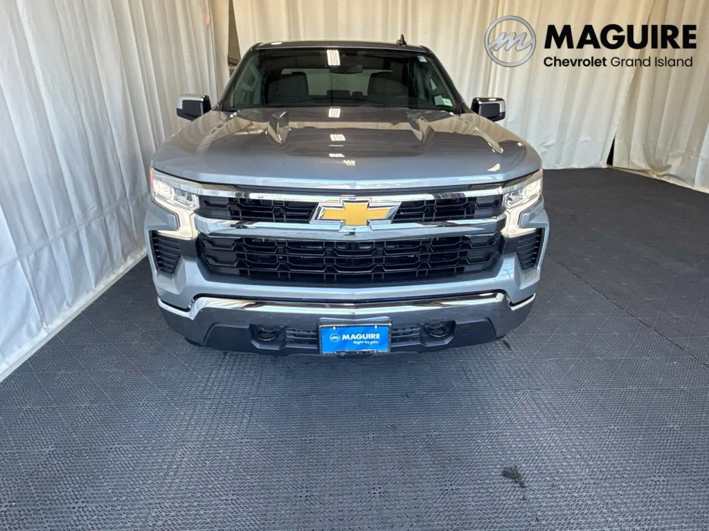 New 2026 Gray Chevrolet LT image 31